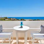 Ciel Blue Villa *